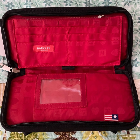 Harveys Seatbelt Bow Clutch Wallet - Picture 3 of 4